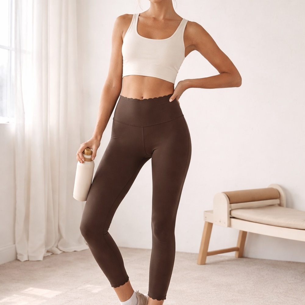 IVL Scallop Hem Leggings Brown Size 8 Pilates Core